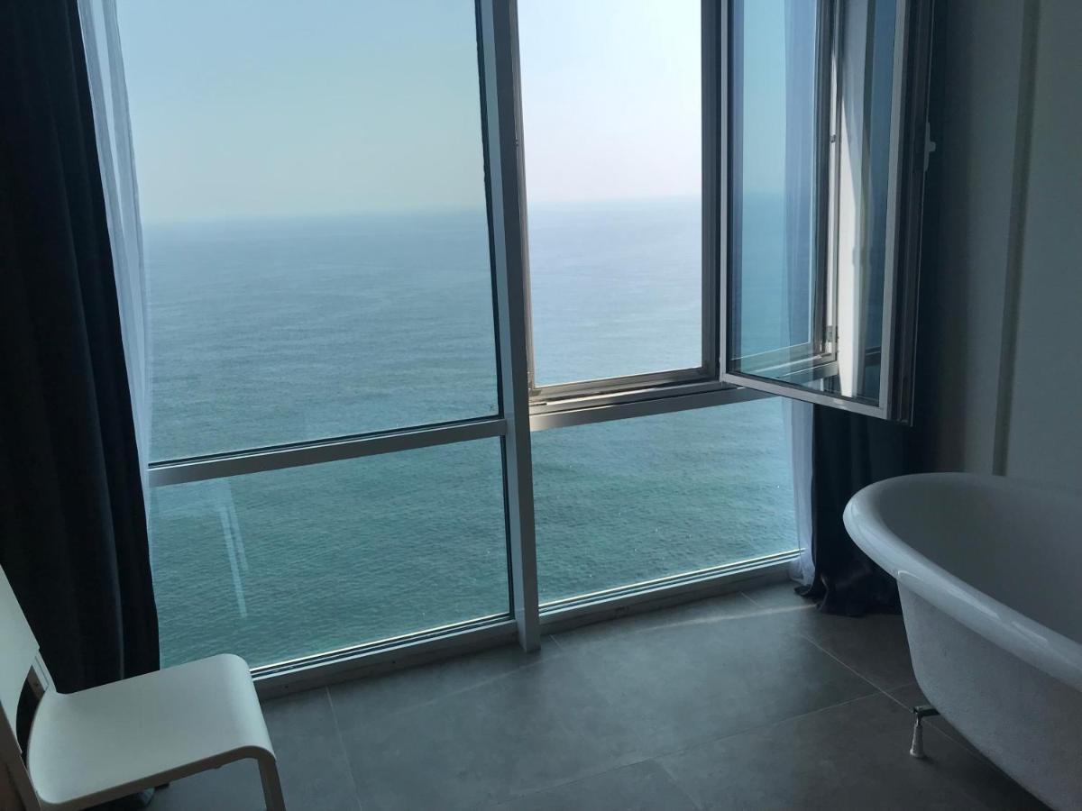 Апартаменты Первая Линия Odessa Exterior foto